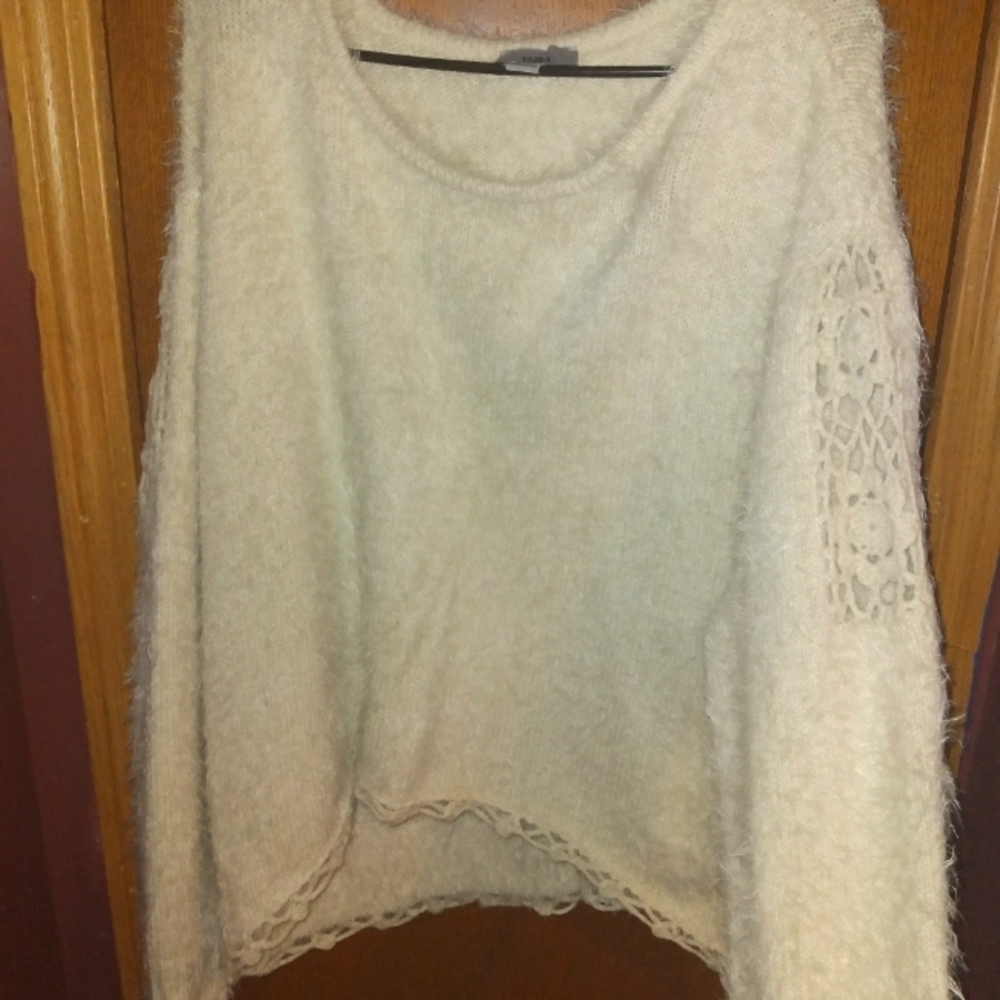 Yaira Distressed Sweater